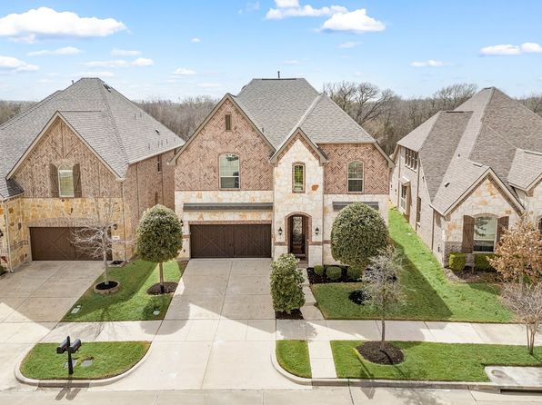 811 Red Maple Rd, Euless, TX 76039