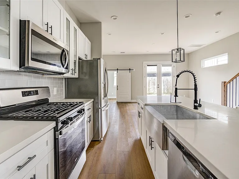 4220 McKinley St — Photo 16