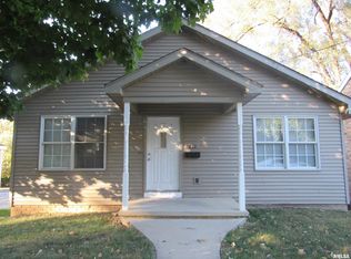 211 Stewart St, East Peoria, IL 61611