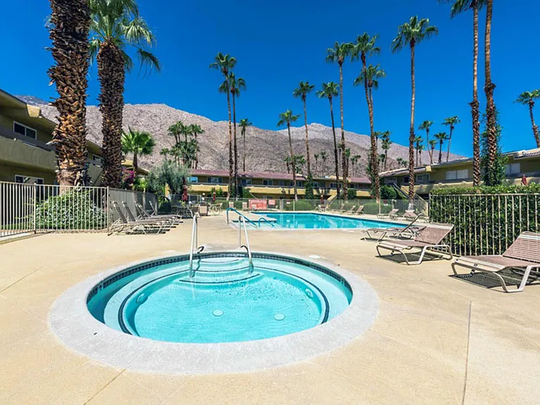 1900 S Palm Canyon Dr — Photo 2