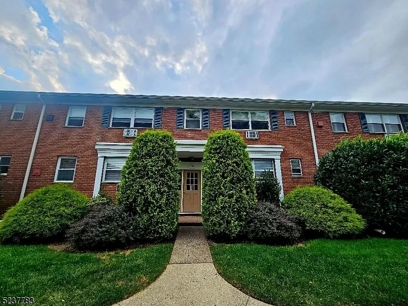 25 Hinchman Ave #2-B photo 1
