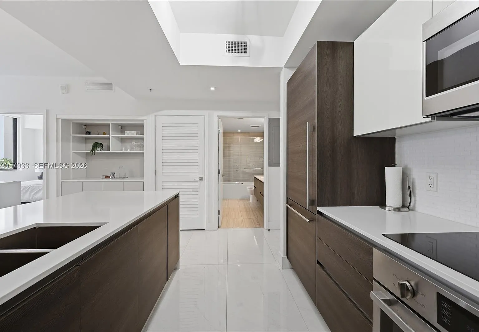 Merrick Manor Condo — Photo 3