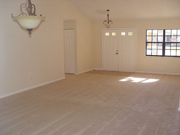 2nd image of 73 Bannbury Ln