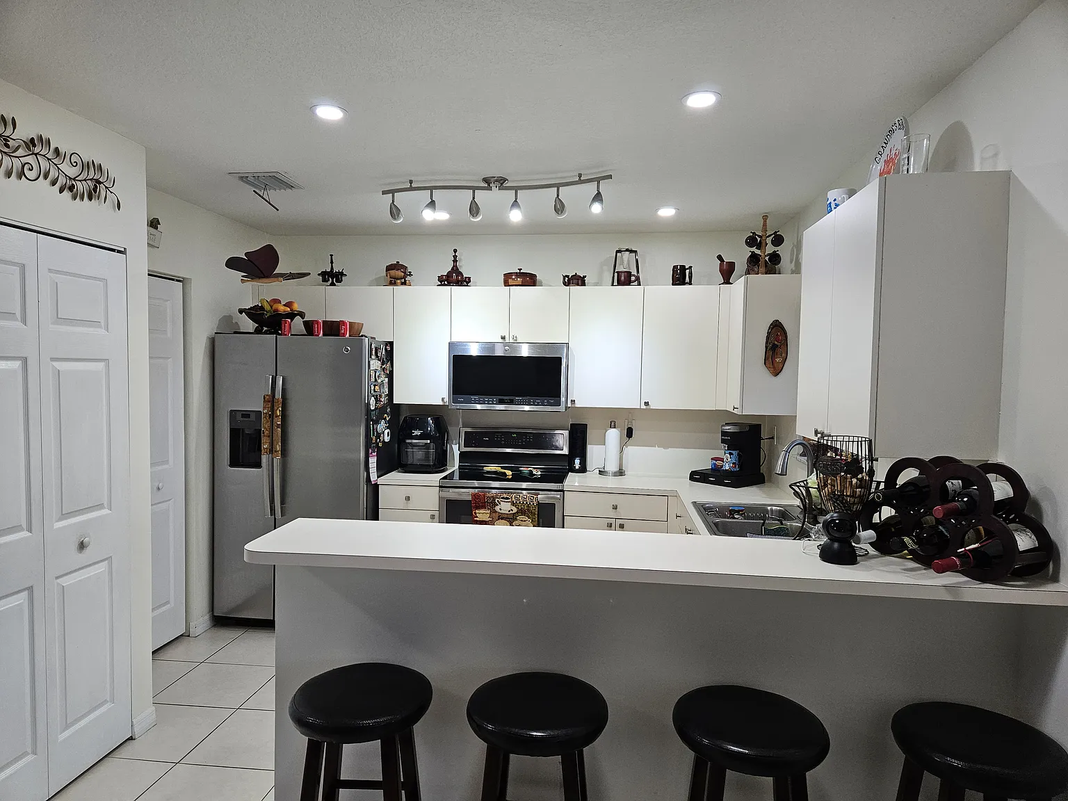 3 bed, 2.5 bath, 1680 sqft, $850 — Photo 2