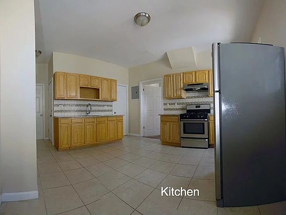 3rd image of 35 Bentley Ave APT 2