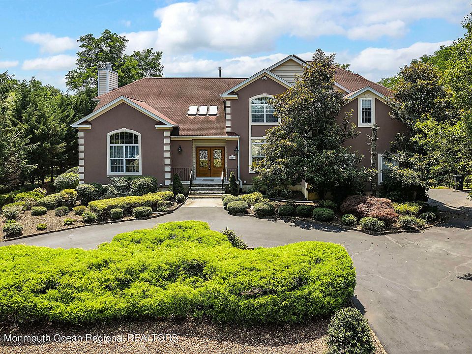 1st image of 186 Riverwood Dr