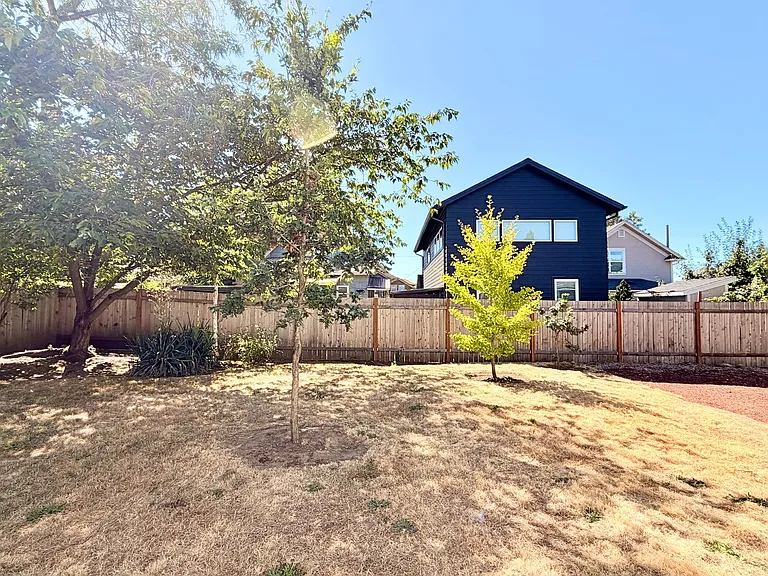 5319 NE 16th Ave — Photo 31