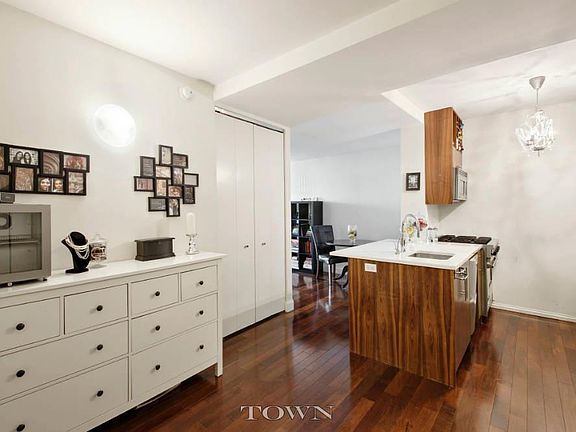 3rd image of 88 Greenwich St APT 1301