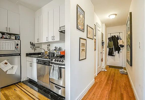 4th image of 238 E 83rd St Uppr 1