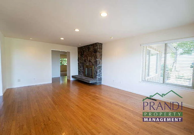 20 Portola Ave — Photo 4