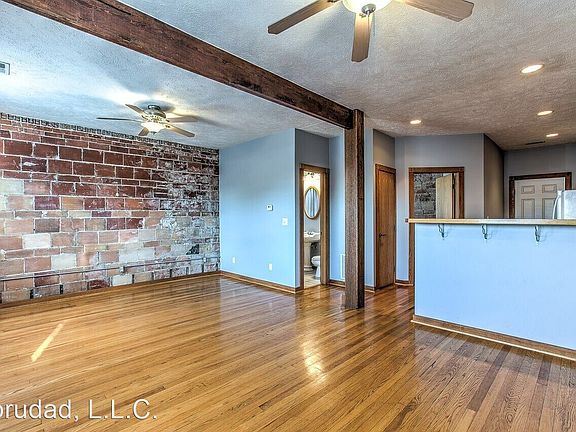 5th image of 2754 Harney St APT 10