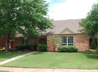 1305 Robincreek Cv, Lewisville, TX 75067