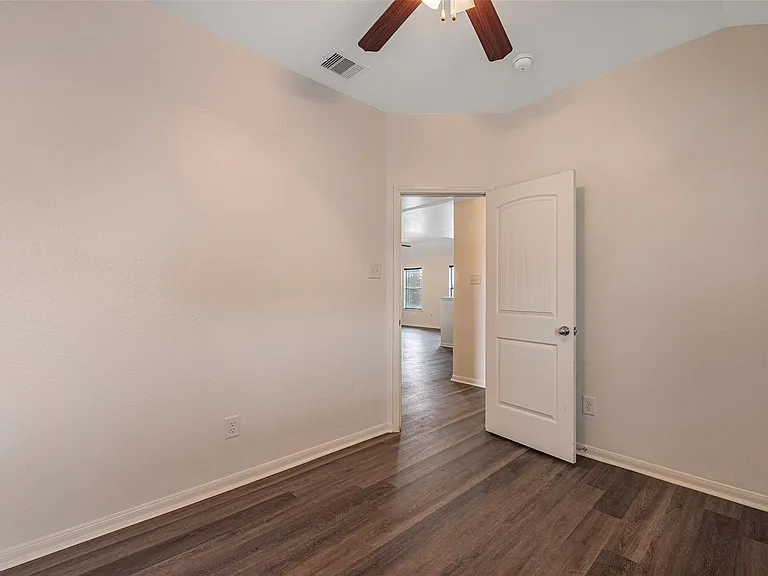 106 Crown Point Ct — Photo 19
