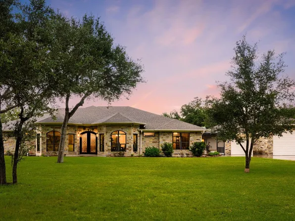 1114 Starridge Dr, Weimar, TX 78962