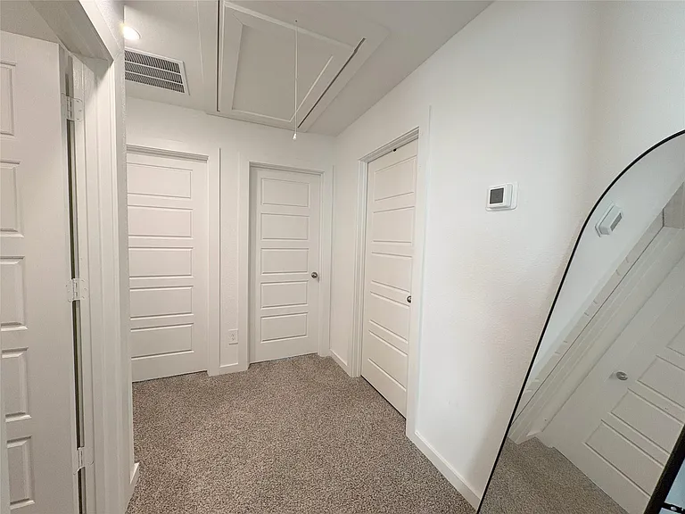 2913 Crown Gate Dr — Photo 14