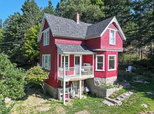 9 Cottage Lane, Stonington, ME 04681