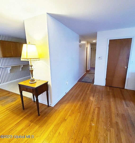 4th image of 116 Fifth Ave