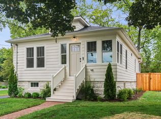 209 Raymond Ave, Barrington, IL 60010