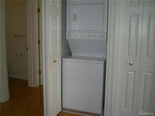 5th image of 3281 Newbury Pl #1