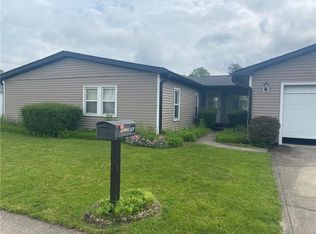 87 Fountain Lake Dr, Greenfield, IN