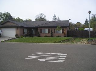 1000 Diamante Robles Ct, Diamond Springs, CA 95619