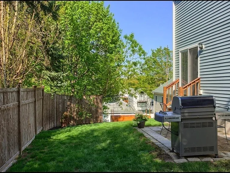 13 Cottage St #1 — Photo 17