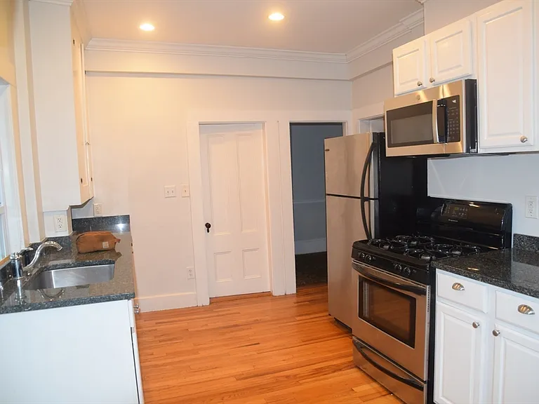 31 Prospect St #3 — Photo 12