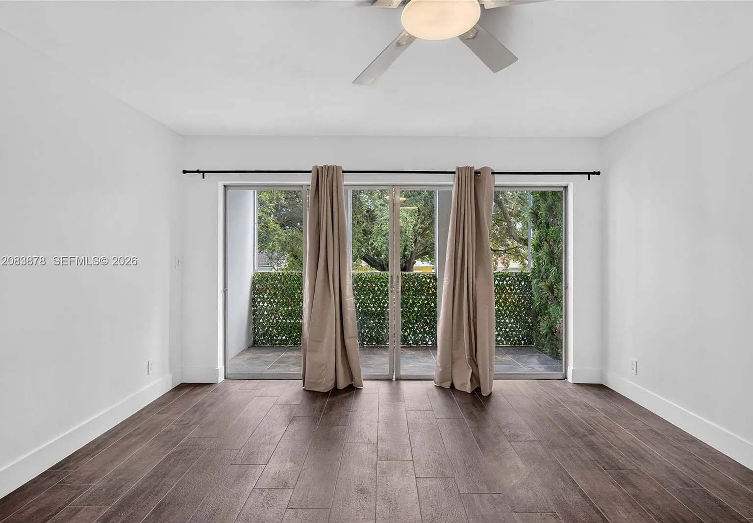 2 bed, 2.0 bath, 965 sqft, $2,300 — Photo 4