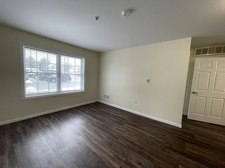 Redstone Apartments — Photo 24