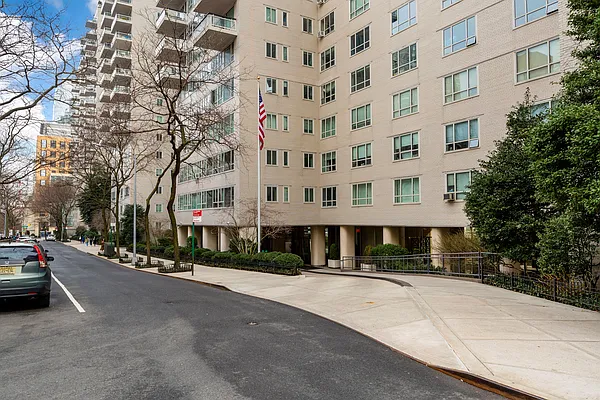 Rented by Level Group | media 11