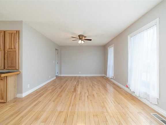 5th image of 1621 Barkwood Dr
