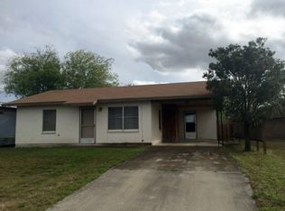 2124 N Siesta Ln, Zapata, TX 78076