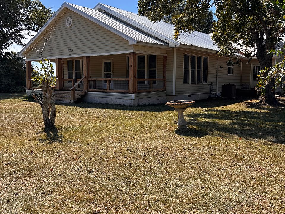 1st image of 623 N County Road 69