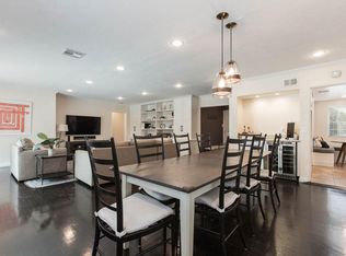 16400 Moorpark St, Encino, CA 91436