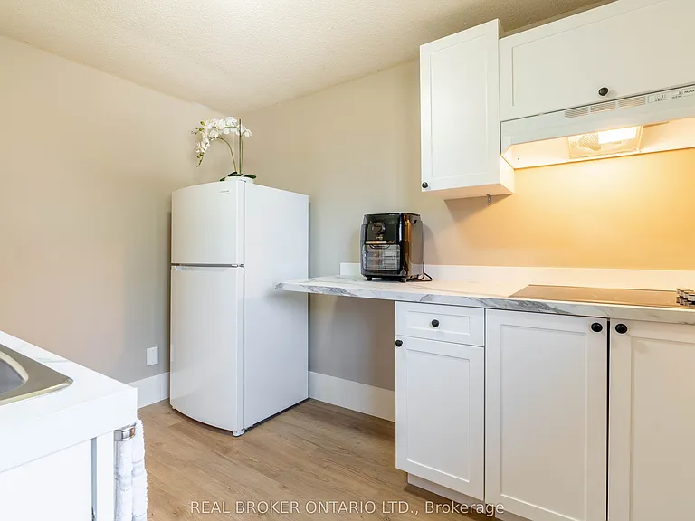232 Cedarwoods Cres — Photo 19