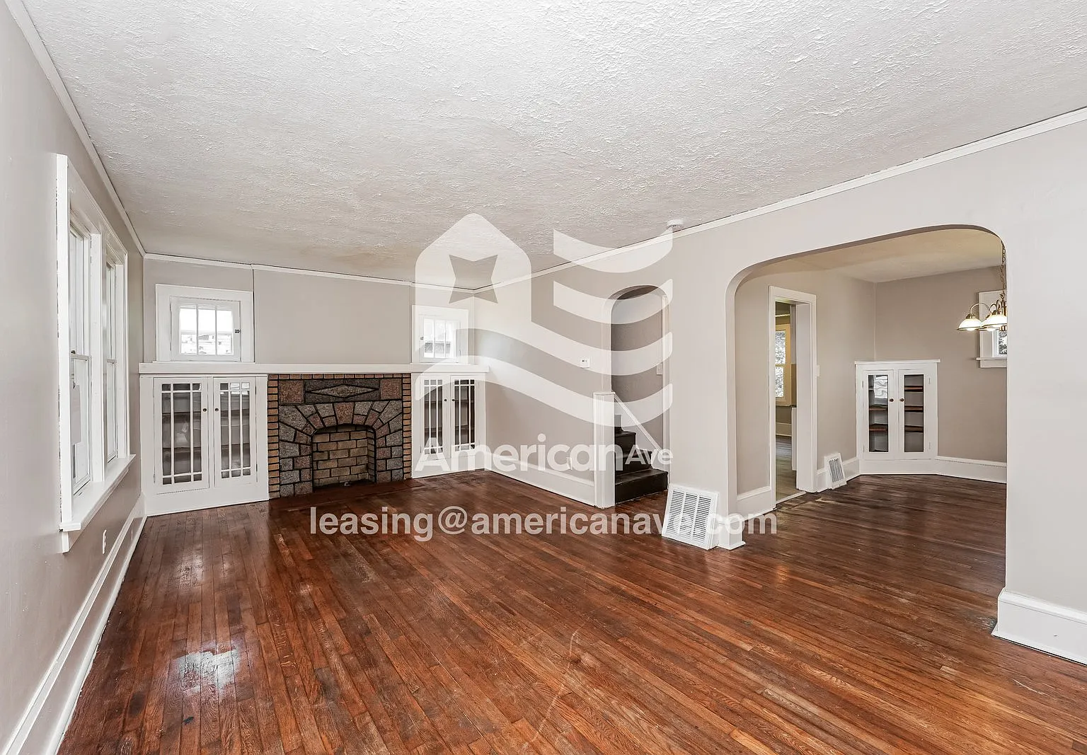 3 bed, 1.0 bath, 1192 sqft, $1,122 — Photo 2