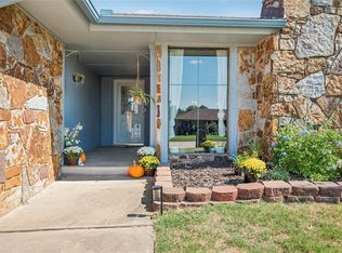326 Cedar Bend Dr, Midwest City, OK 73130