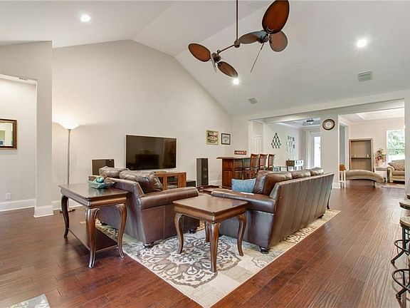 5th image of 6806 Misty Hollow Ct