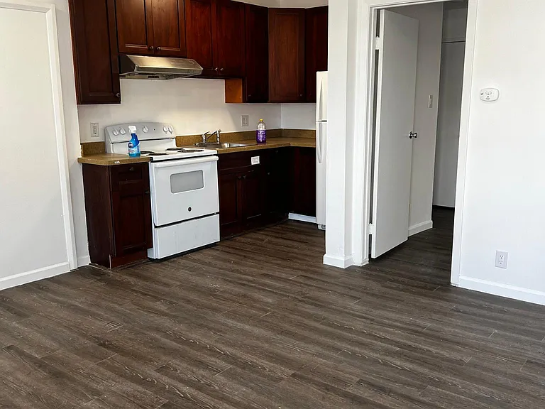 149 San Bruno Ave W #A — Photo 3
