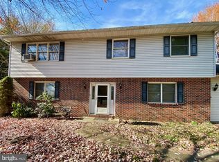 308 Snyder Rd, Oley, PA 19547