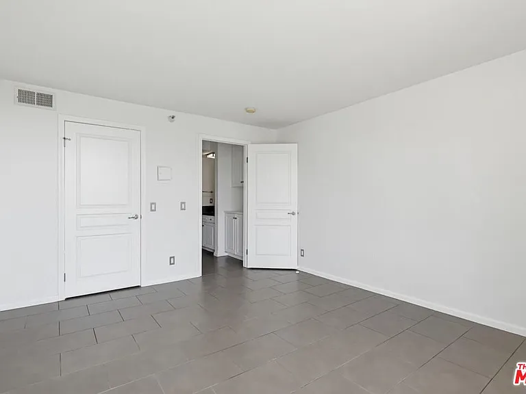 7320 Hawthorn Ave #203 — Photo 19