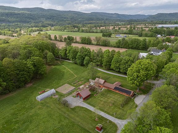 5th image of 84 River Road