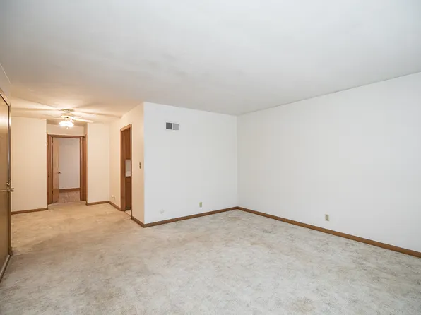 1731 E St #9, Lincoln, NE 68508