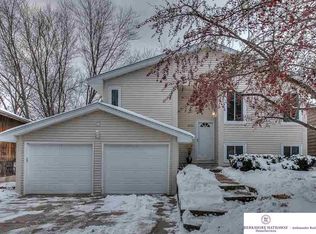 8135 Read St, Omaha, NE 68122