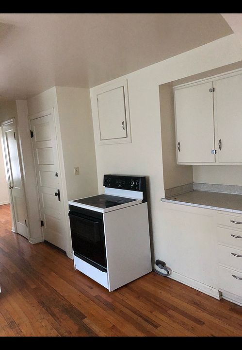 1st image of 121 W 2nd St #10868175