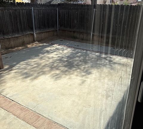 5th image of 22917 Pahute Dr