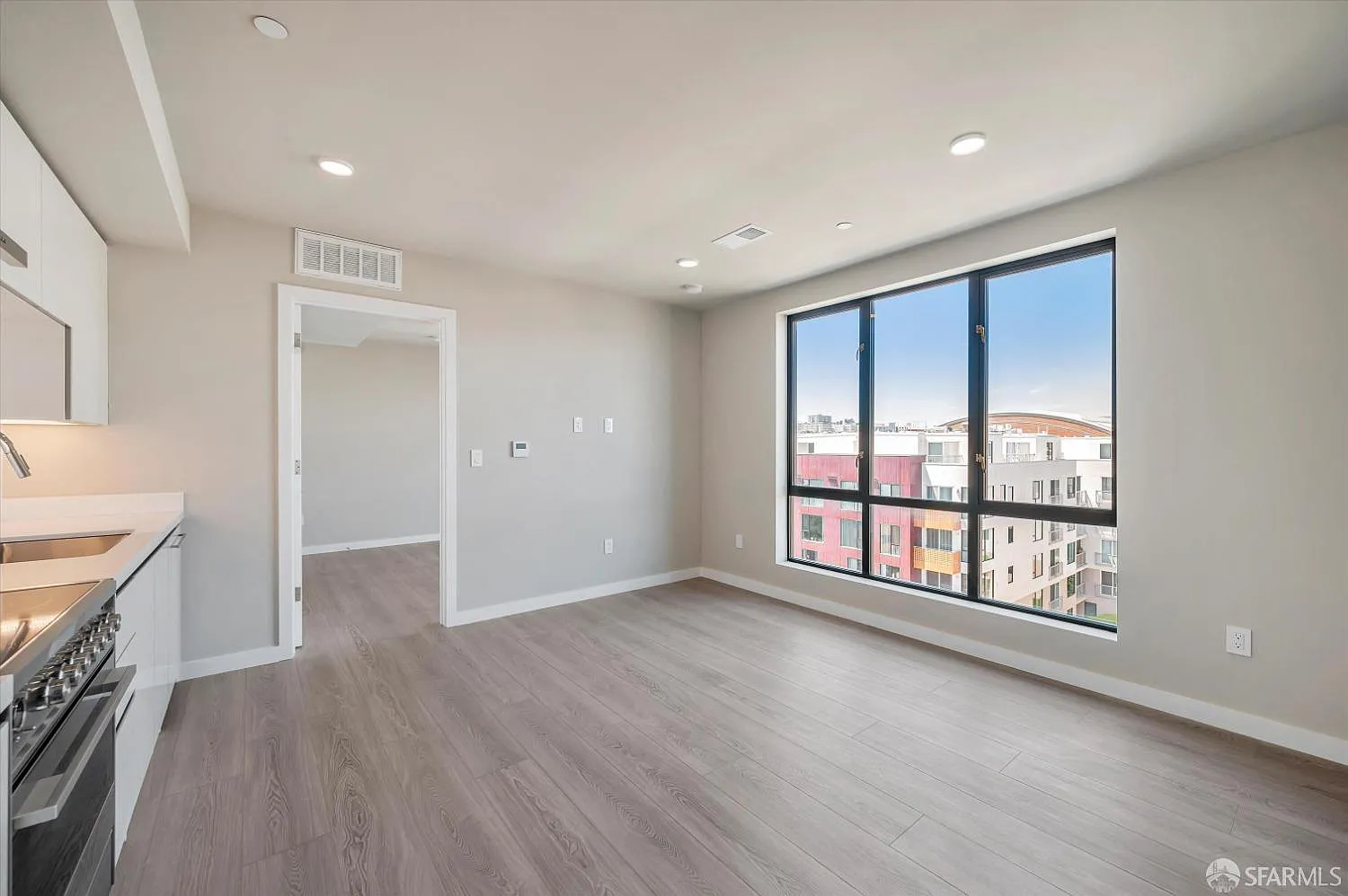 2 bed, 2.0 bath, 780 sqft, $4,700 — Photo 3