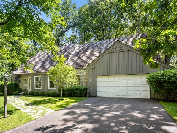 14 Bristol Ct, Lincolnshire, IL 60069