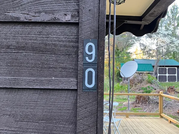 90 Cottage Ln, Hendersonville, NC 28792