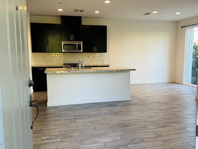 3146 Ceja Pl — Photo 4